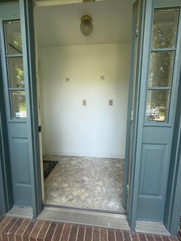 112 A-B Meadowlark, Nicholasville, KY 40356