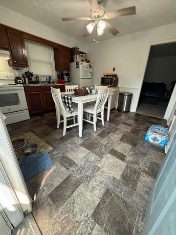 112 A-B Meadowlark, Nicholasville, KY 40356