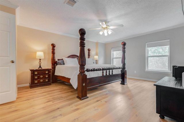 17322 Meadow Heights Drive, Houston, TX 77095