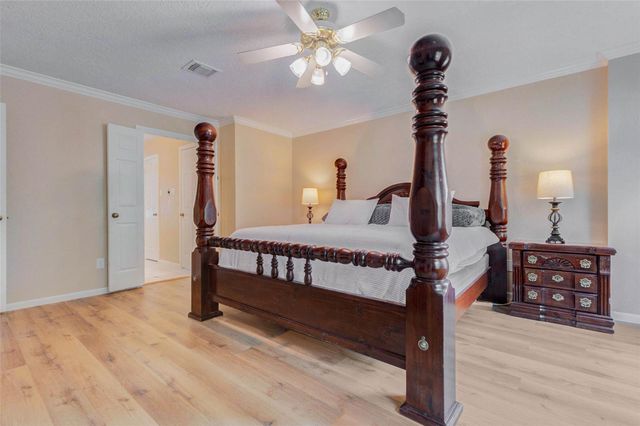 17322 Meadow Heights Drive, Houston, TX 77095