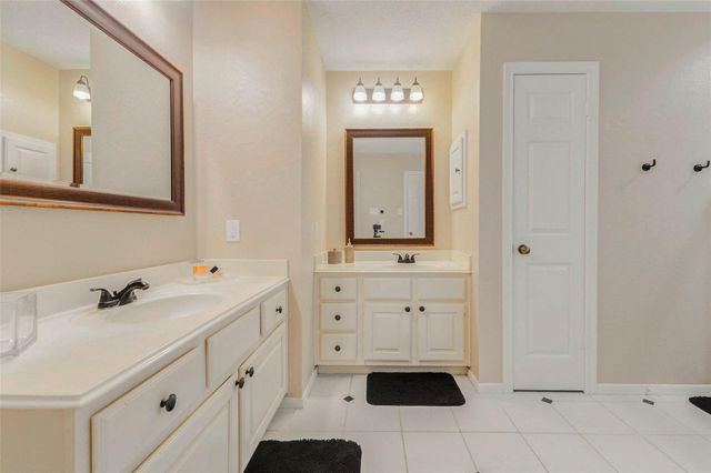 17322 Meadow Heights Drive, Houston, TX 77095