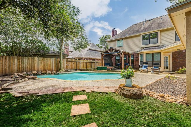 17322 Meadow Heights Drive, Houston, TX 77095