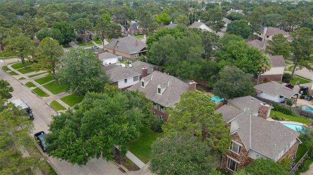 17322 Meadow Heights Drive, Houston, TX 77095