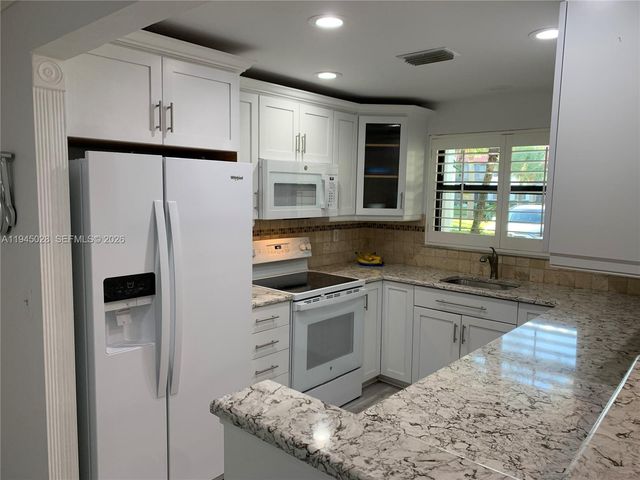 6142 SE Landing Way 6, Stuart, FL 34997