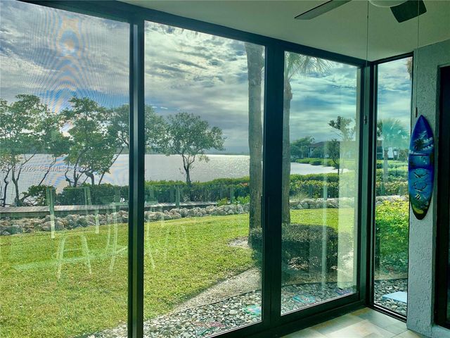 6142 SE Landing Way 6, Stuart, FL 34997