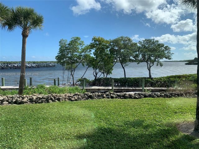 6142 SE Landing Way 6, Stuart, FL 34997