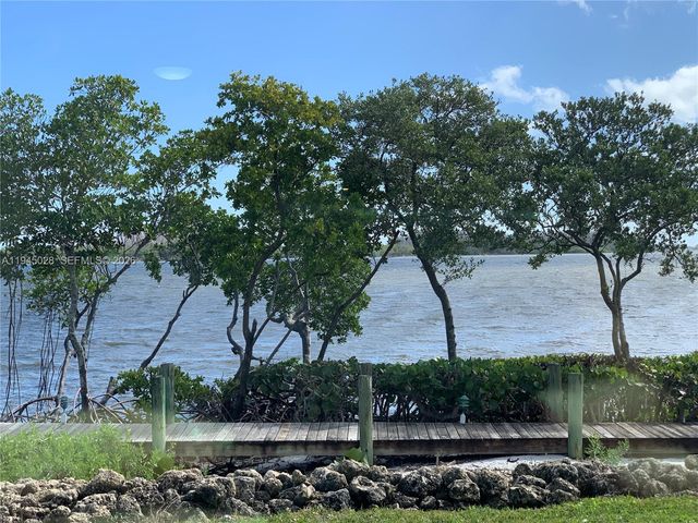 6142 SE Landing Way 6, Stuart, FL 34997