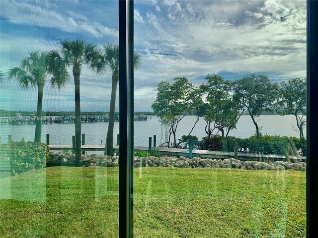 6142 SE Landing Way 6, Stuart, FL 34997