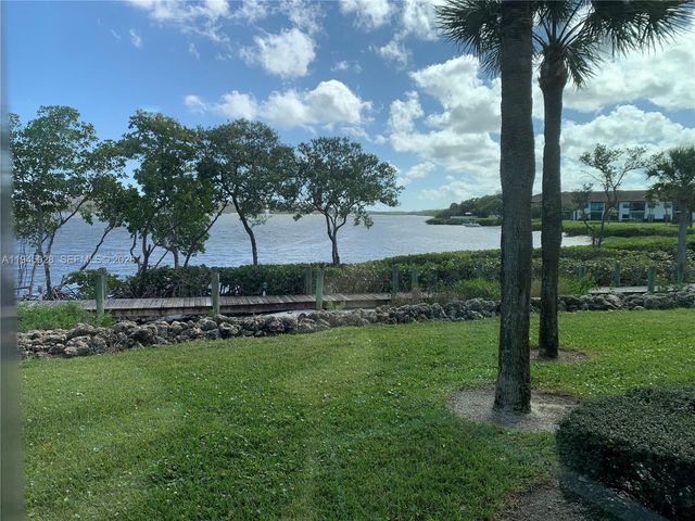 6142 SE Landing Way 6, Stuart, FL 34997