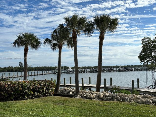 6142 SE Landing Way 6, Stuart, FL 34997