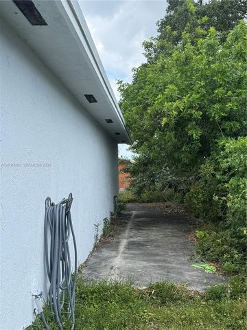 19131 NW 33rd Ct, Miami Gardens, FL 33056