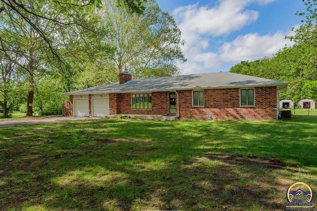 5020 SE 7th St, Tecumseh, KS 66542