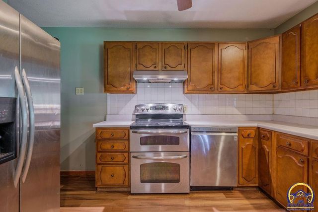 5020 SE 7th St, Tecumseh, KS 66542