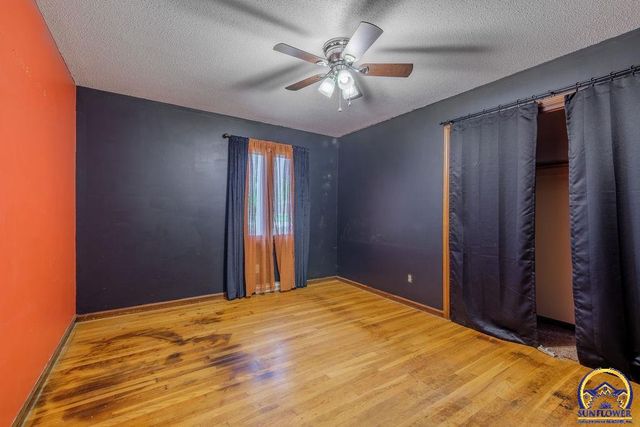 5020 SE 7th St, Tecumseh, KS 66542