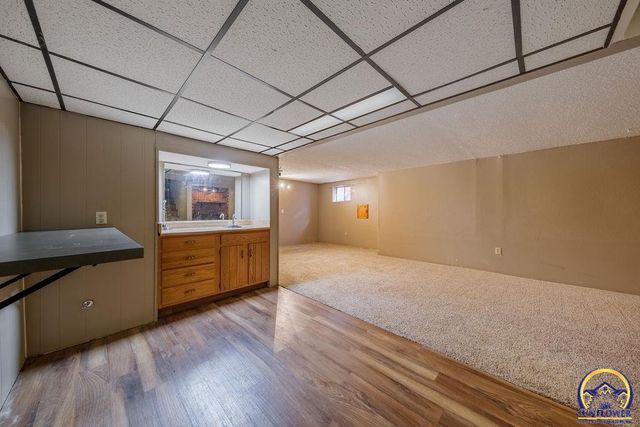 5020 SE 7th St, Tecumseh, KS 66542