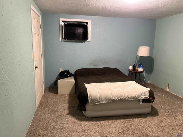5020 SE 7th St, Tecumseh, KS 66542