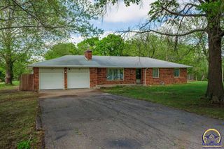 5020 SE 7th St, Tecumseh, KS 66542