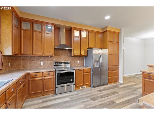 135 Sw WAKONDA BEACH Rd, Waldport, OR 97394