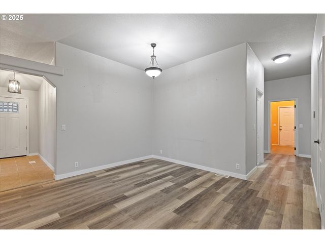 135 Sw WAKONDA BEACH Rd, Waldport, OR 97394