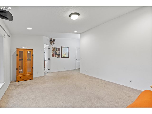 135 Sw WAKONDA BEACH Rd, Waldport, OR 97394