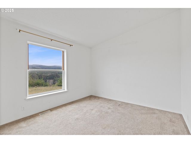 135 Sw WAKONDA BEACH Rd, Waldport, OR 97394