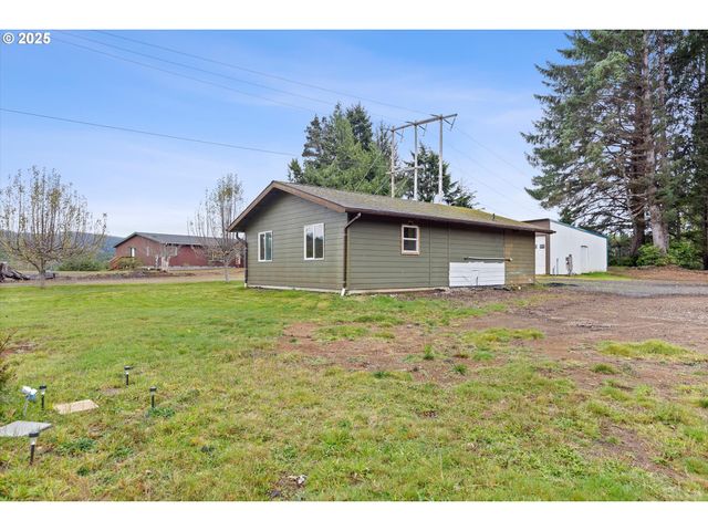 135 Sw WAKONDA BEACH Rd, Waldport, OR 97394