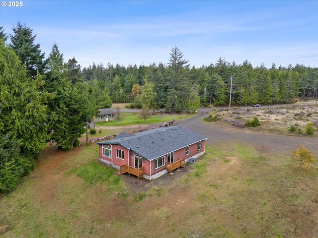 135 Sw WAKONDA BEACH Rd, Waldport, OR 97394