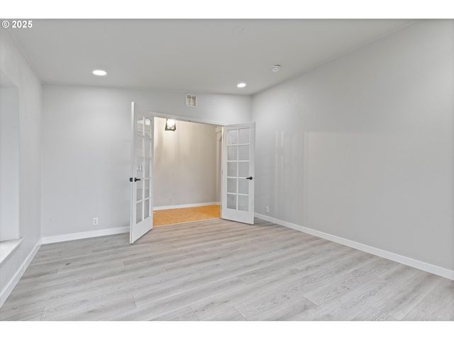 135 Sw WAKONDA BEACH Rd, Waldport, OR 97394