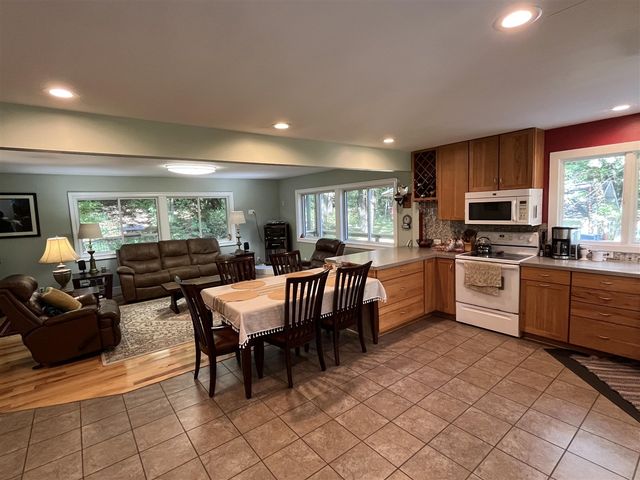 11011 Podunk Avenue, Greenville, MI 48838