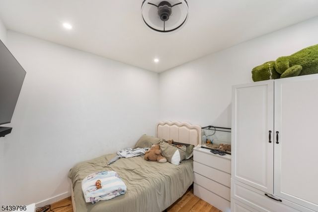 944 Emma St, Elizabeth City, NJ 07201