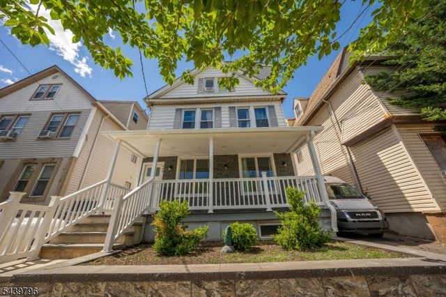 944 Emma St, Elizabeth City, NJ 07201