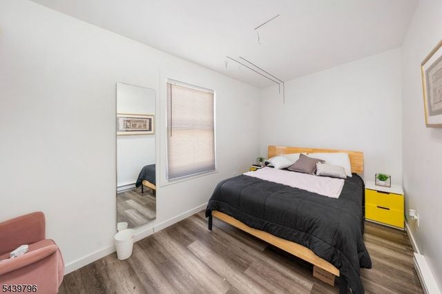 944 Emma St, Elizabeth City, NJ 07201