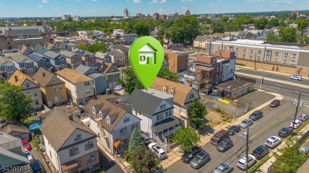 944 Emma St, Elizabeth City, NJ 07201