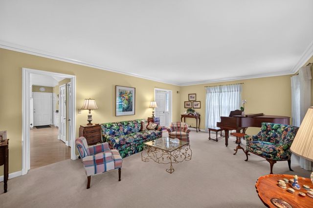 913 10th Street SW, Rochester, MN 55902