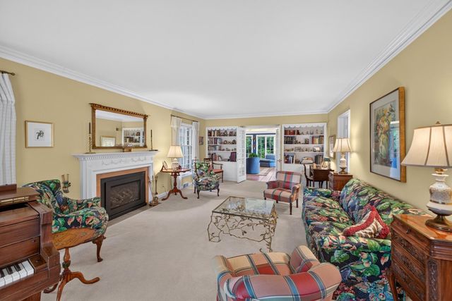 913 10th Street SW, Rochester, MN 55902