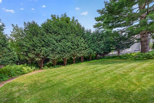 913 10th Street SW, Rochester, MN 55902