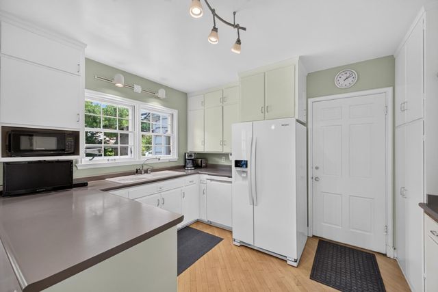 913 10th Street SW, Rochester, MN 55902