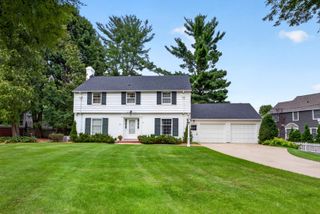 913 10th Street SW, Rochester, MN 55902