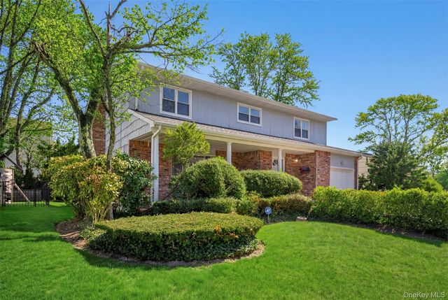 8 Cathy Lane, Great Neck, NY 11024