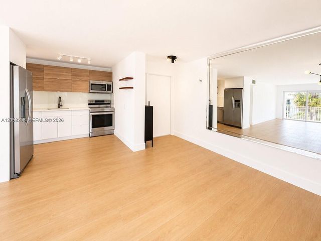 1631 NE 114th Street 307, Miami, FL 33181