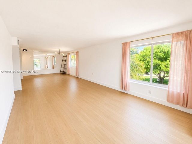 1631 NE 114th Street 307, Miami, FL 33181