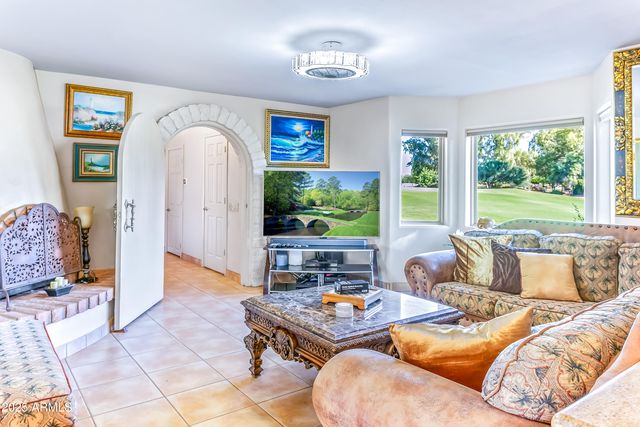 7155 E Oakmont Drive, Paradise Valley, AZ 85253