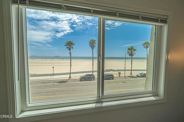 201 E Surfside Drive, Port Hueneme, CA 93041