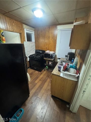 1427 E 51st Street, Cleveland, OH 44103