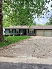 8806 Riley Street, Overland Park, KS 66212