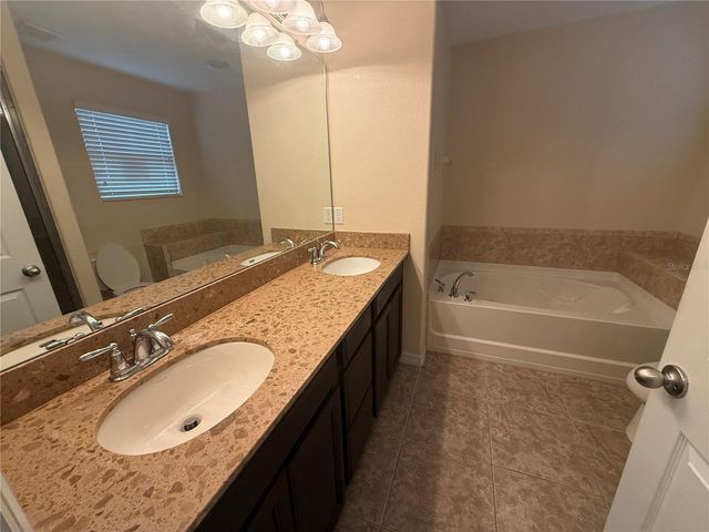 9460 STRONGBARK LANE, Orlando, FL 32832