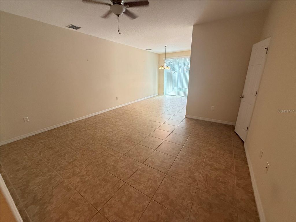 Image 2 of property listing at 9460 STRONGBARK LANE, Orlando, FL 32832