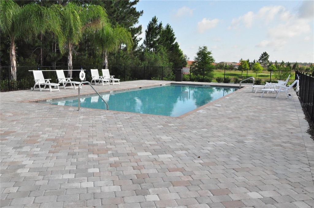 Image 16 of property listing at 9460 STRONGBARK LANE, Orlando, FL 32832