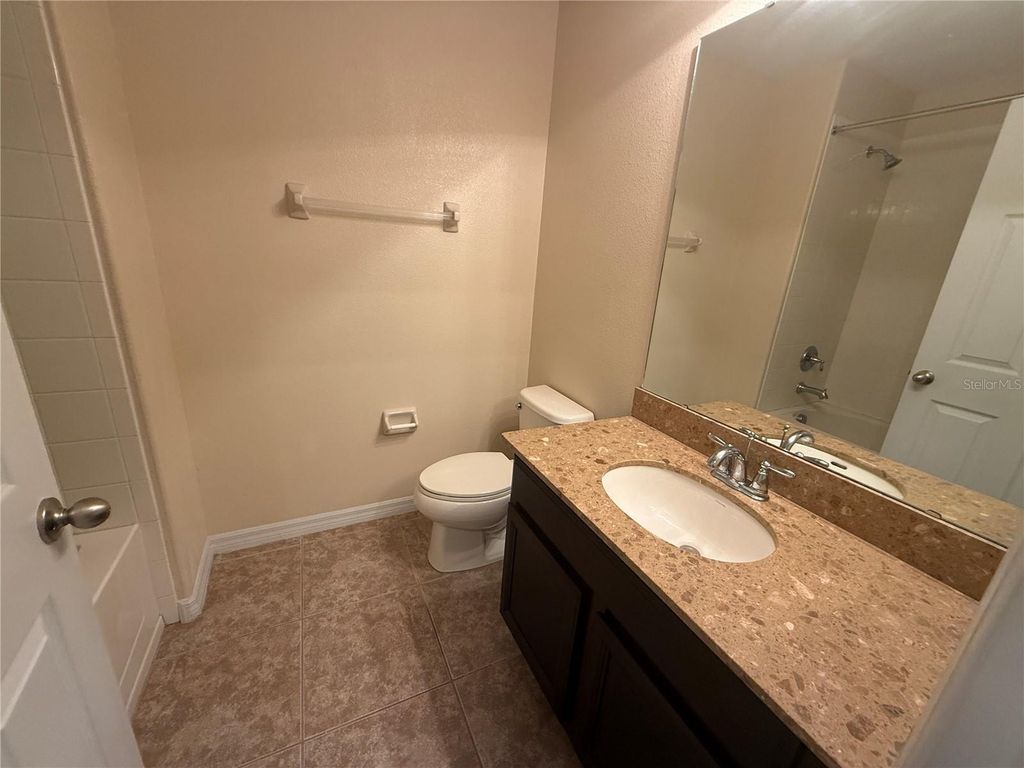 Image 10 of property listing at 9460 STRONGBARK LANE, Orlando, FL 32832