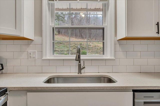 3988 Welcome Valley RD, Roanoke, VA 24014